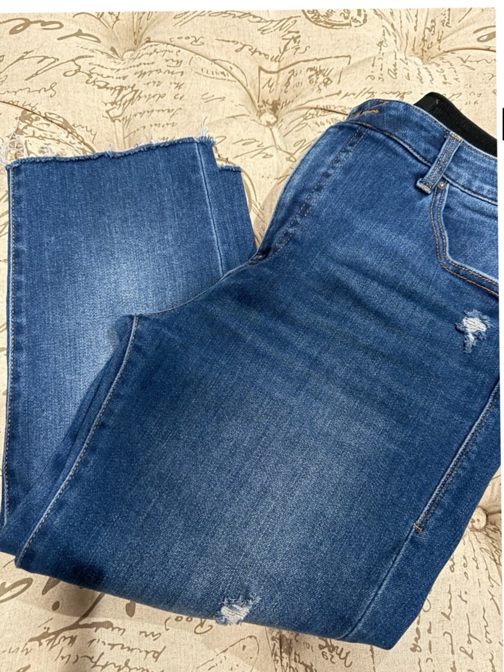 LuLaRoe Women’s Blue Distressed Straight-Leg Jeans
